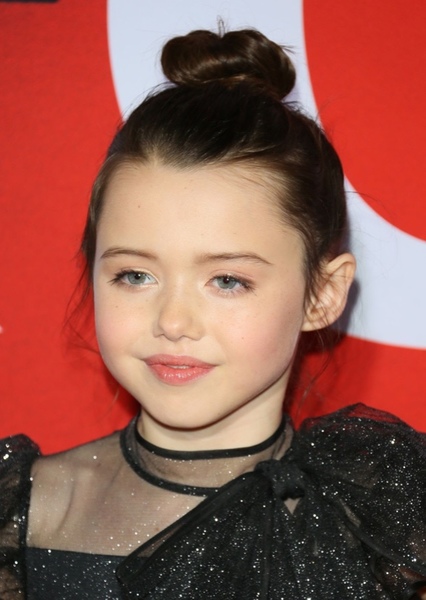 Violet McGraw photo