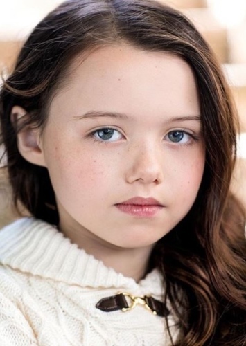 Violet McGraw photo