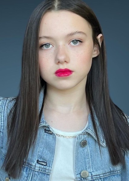 Violet McGraw photo