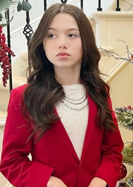 Violet McGraw as Jennifer Simpson in Clock Tower: The First Fear