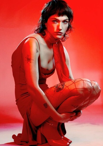 Violett Beane photo