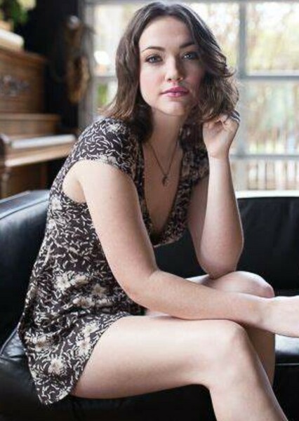 Violett Beane photo