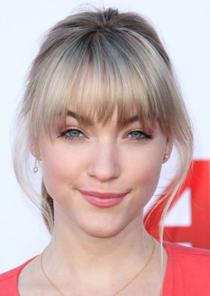 Violett Beane