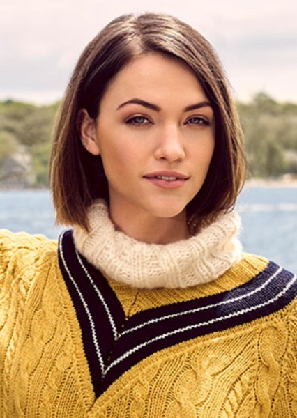 Violett Beane photo