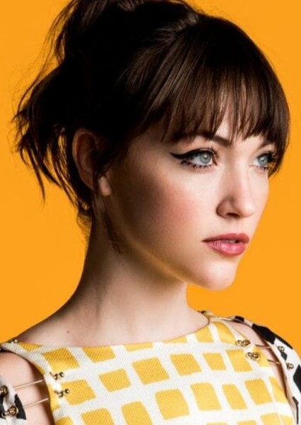 Violett Beane photo