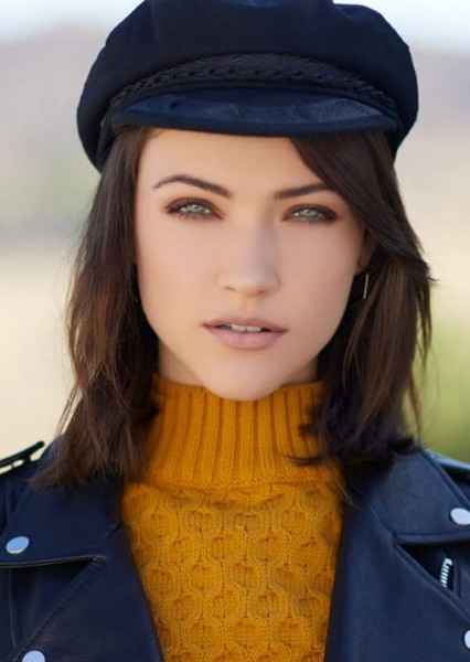 Violett Beane photo