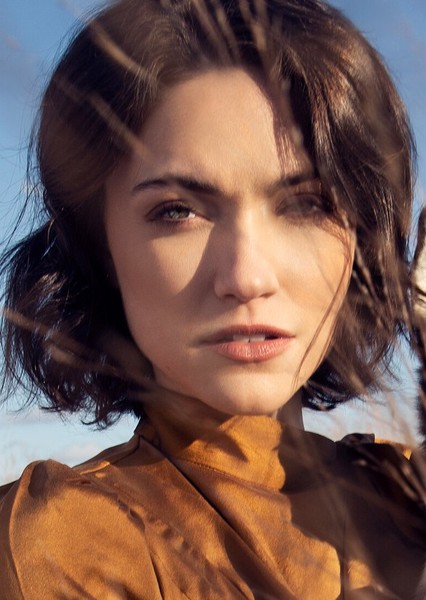 Violett Beane photo