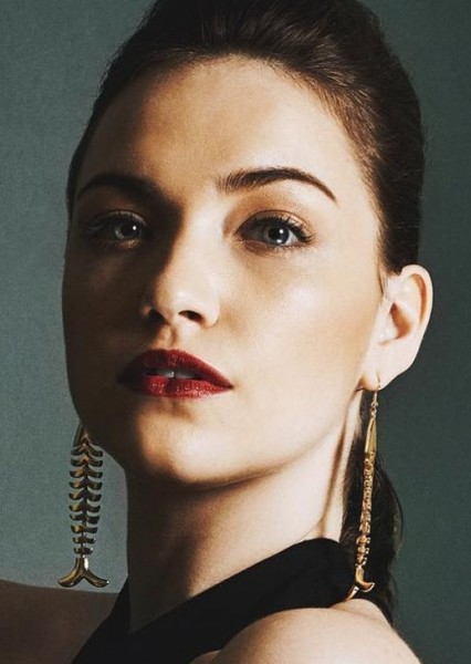 Violett Beane photo
