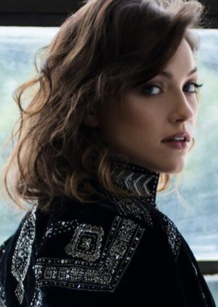 Violett Beane