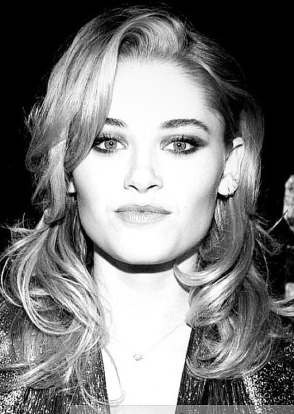 Virginia Gardner photo