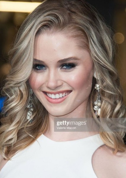 Virginia Gardner photo