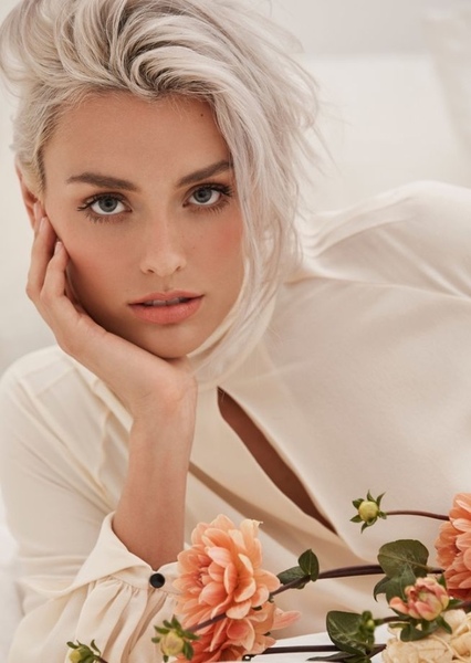 Wallis Day photo