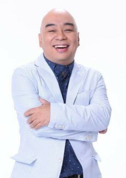 Wally Bayola photo