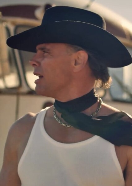 Walton Goggins photo