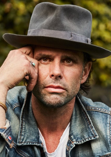 Walton Goggins photo