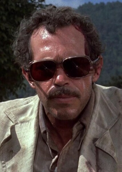 Warren Oates photo