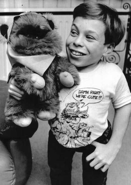 Warwick Davis photo
