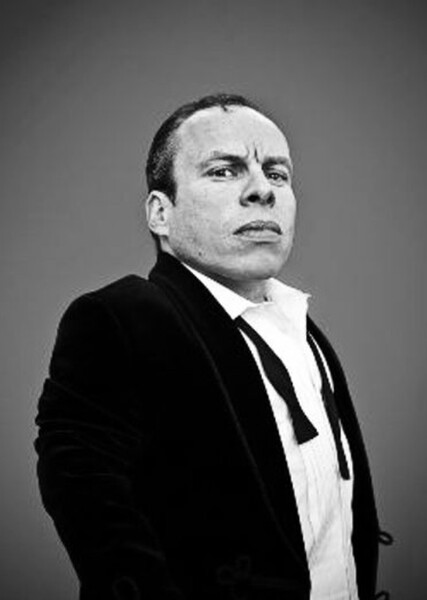 Warwick Davis photo