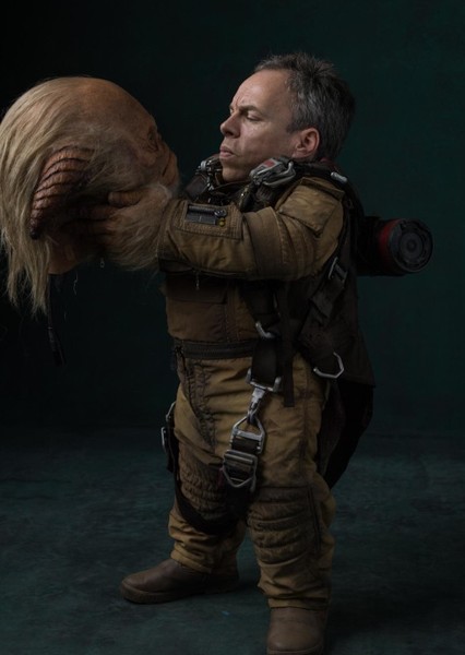 Warwick Davis photo