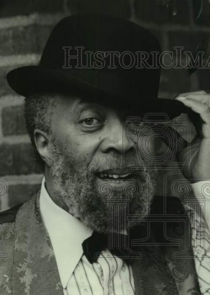 Whitman Mayo photo