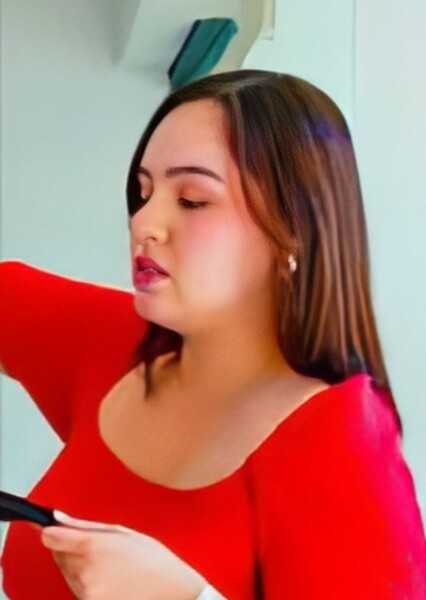 Who Is This Arrogant Hair Salon Lady?