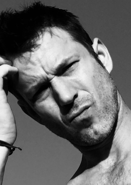 Wil Traval photo