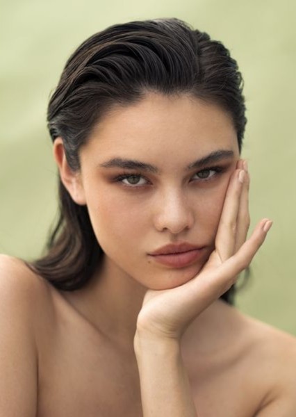 Willow Allen photo