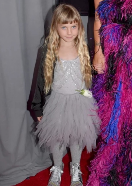 Willow Sage Hart photo