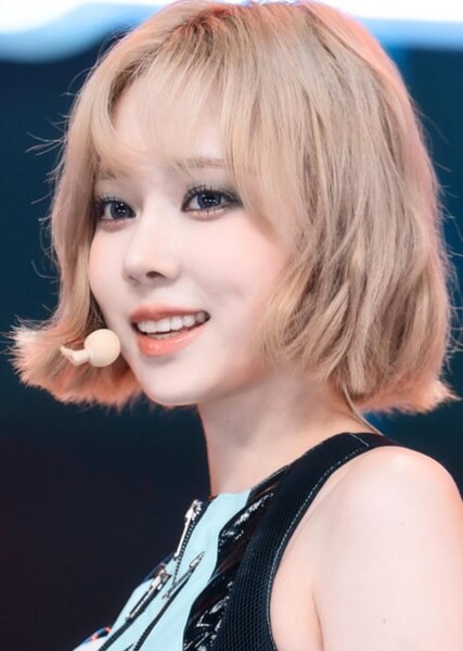 WINTER (Kim Min-jeong) photo