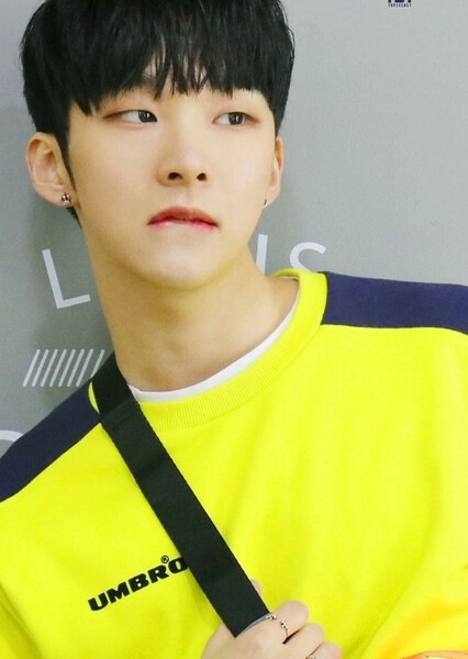 Wooyoung (Choi Woo-yeong) photo
