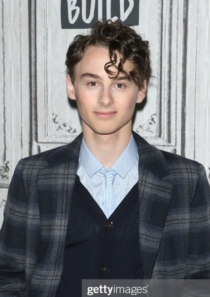 Wyatt Oleff photo