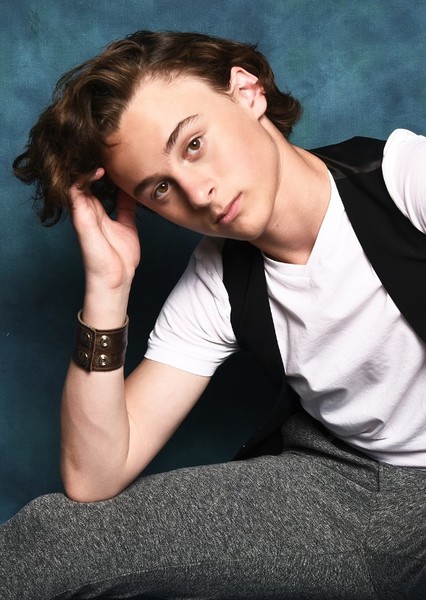 Wyatt Oleff photo
