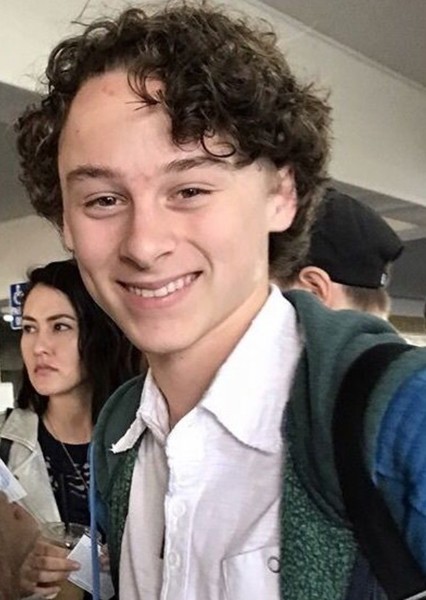 Wyatt Oleff photo