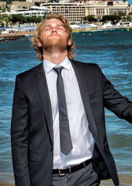 Wyatt Russell photo