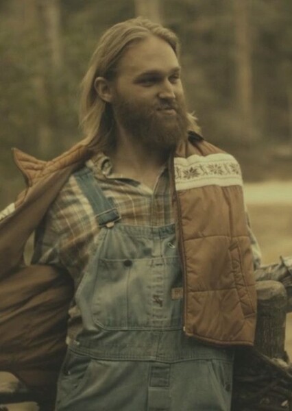 Wyatt Russell photo