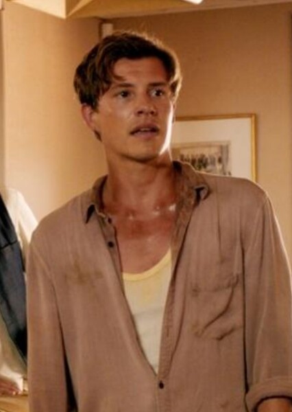 Xavier Samuel photo