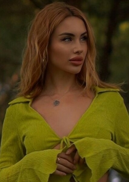 Xenia Astahova photo
