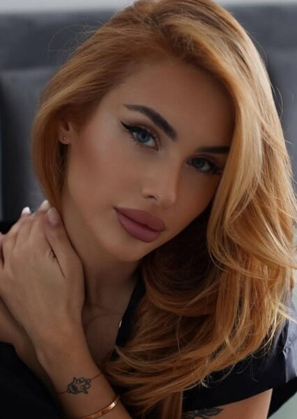 Xenia Astahova photo
