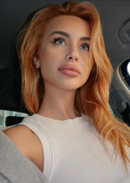 Xenia Astahova photo