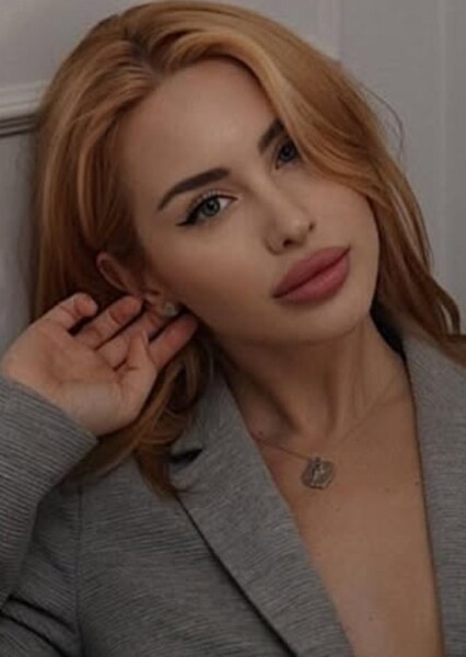Xenia Astahova photo