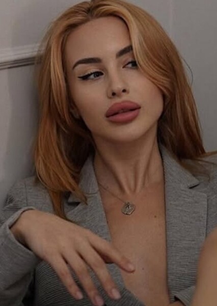 Xenia Astahova photo