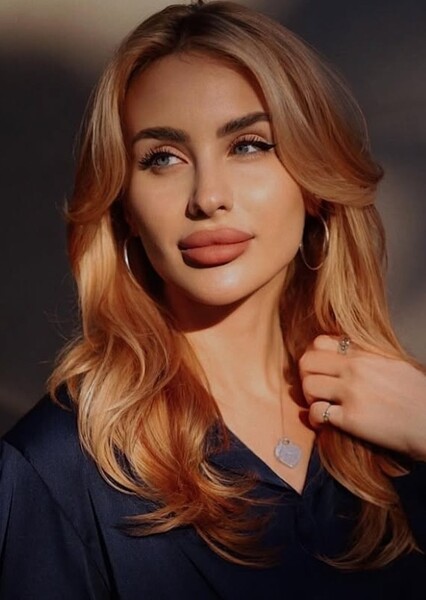 Xenia Astahova photo