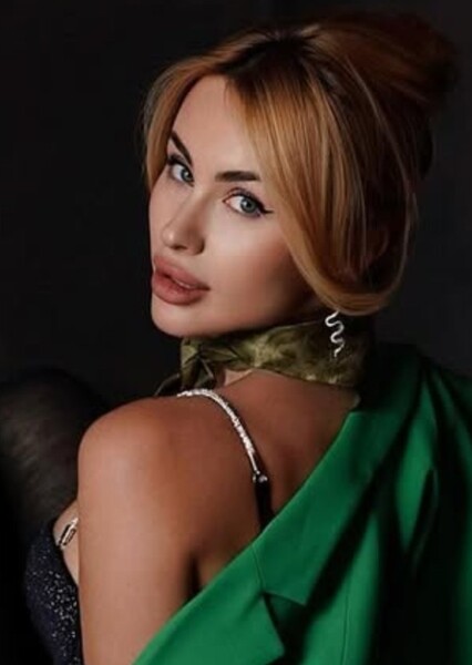 Xenia Astahova photo