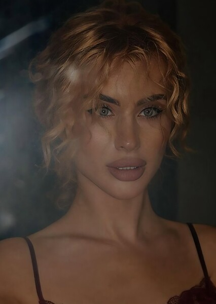 Xenia Astahova photo