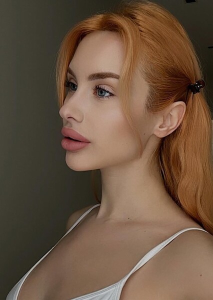 Xenia Astahova photo