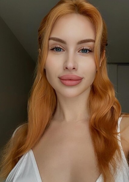 Xenia Astahova photo