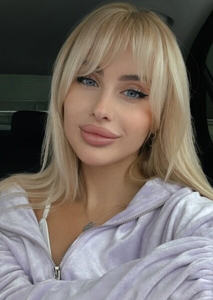 Xenia Astahova photo