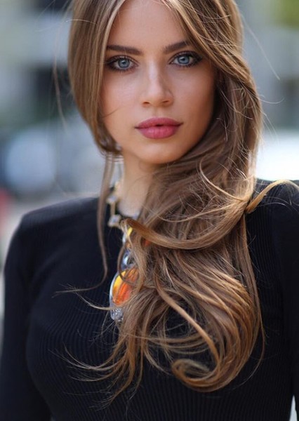 Xenia Tchoumitcheva photo