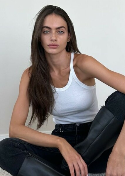 Yael Shelbia photo