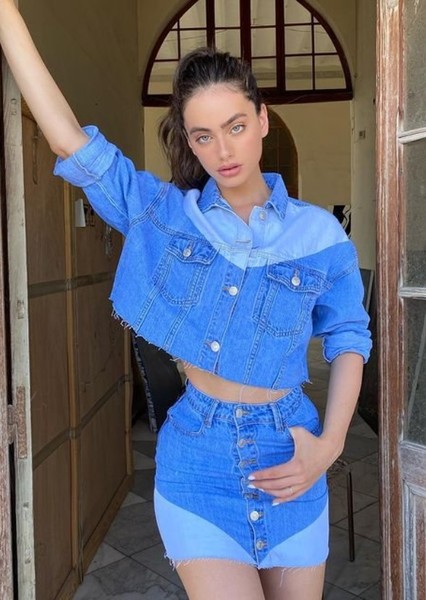 Yael Shelbia photo